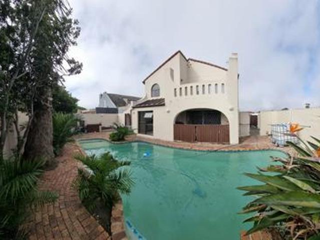 House for sale in Cape Town, Western Cape