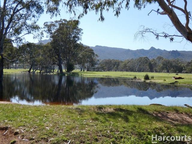 Cottage for sale in Glenisla, Victoria
