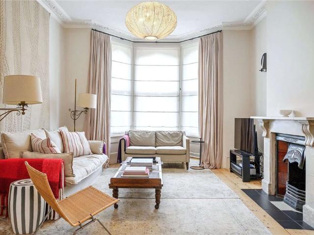 House for rent in Angel, Greater London