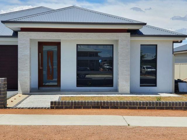House for rent in Brisbane Grove, New South Wales