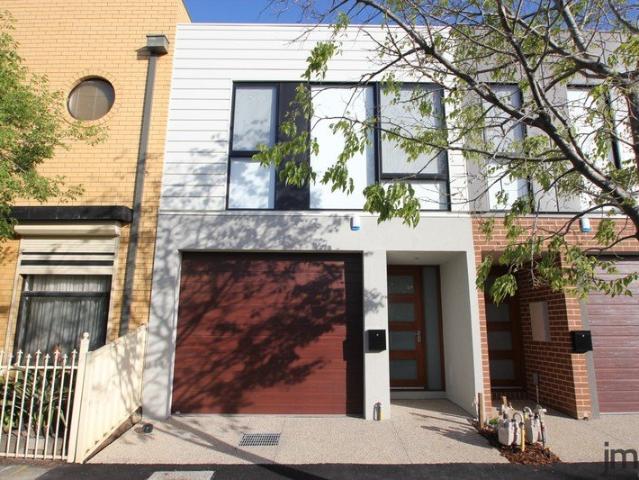 Townhouse for rent in Camerons Creek, Victoria