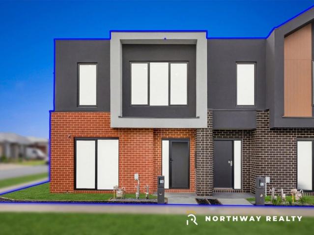 Townhouse for sale in Camerons Creek, Victoria