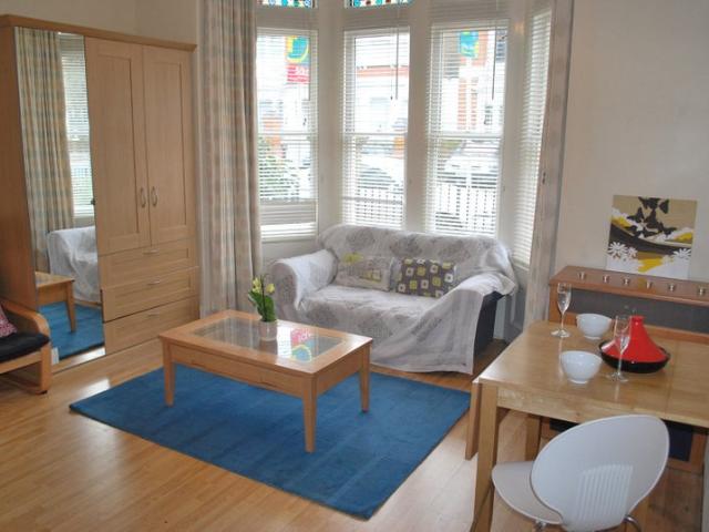Studio for rent in London Borough of Hounslow, Strand