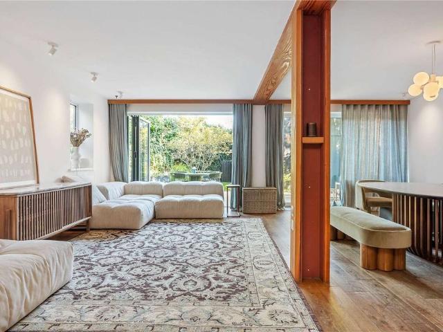 House for rent in Shacklewell, Greater London