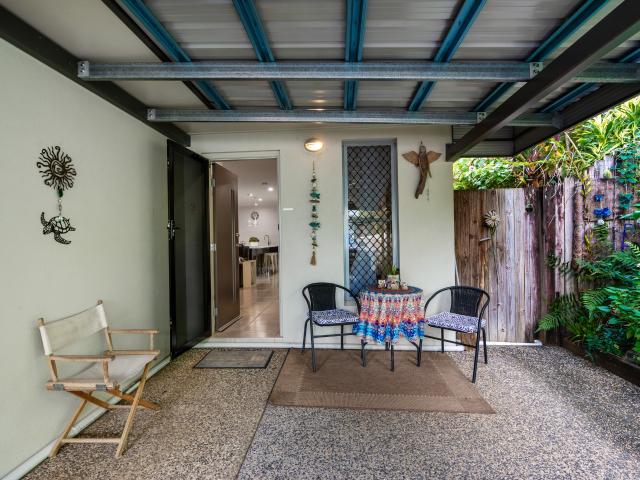 Duplex for sale in Redlynch, Queensland