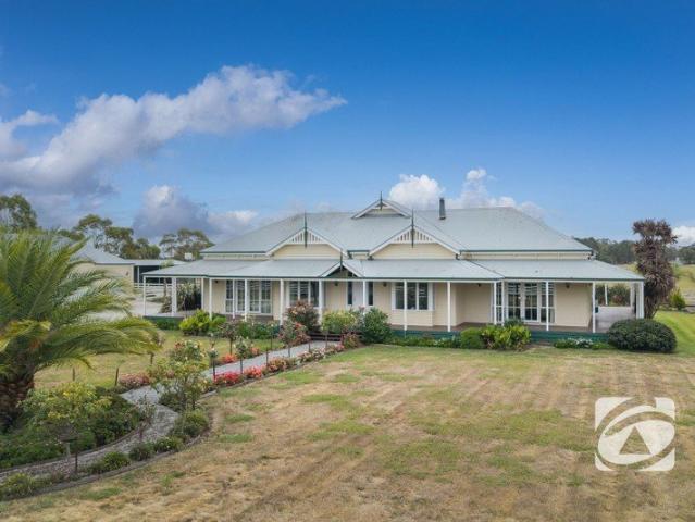 Cottage for sale in Camerons Creek, Victoria