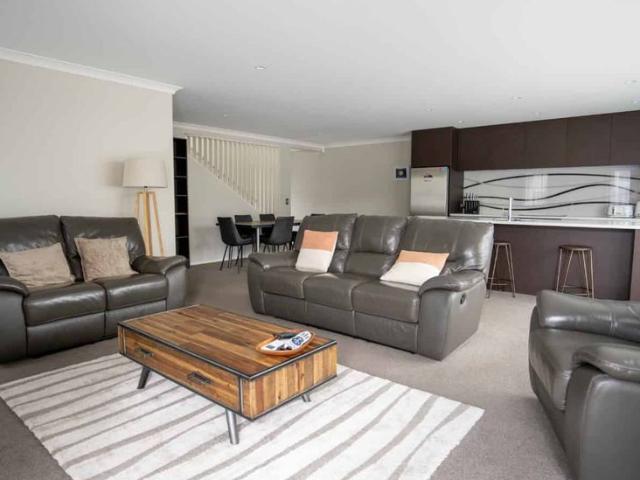 Townhouse for rent in Knighton, Hamilton City