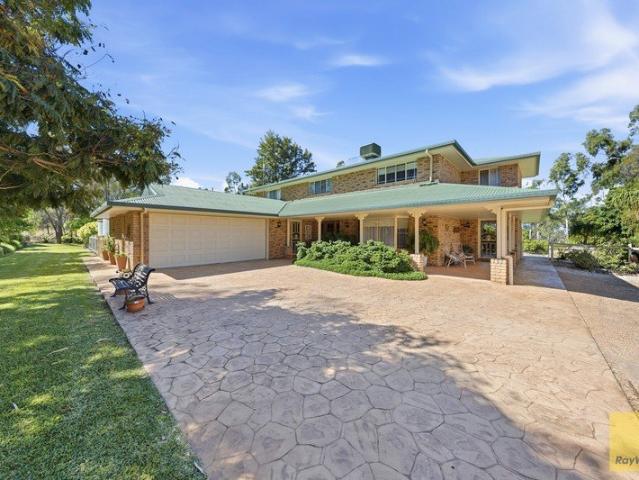 Cottage for sale in Emerald, Queensland