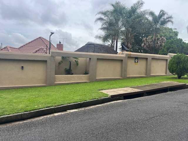 House for sale in Johannesburg, Mondeor