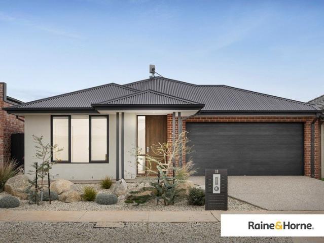 House for rent in Thornhill Park, Melbourne