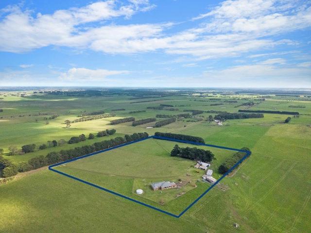 House for sale in Dixie, Victoria