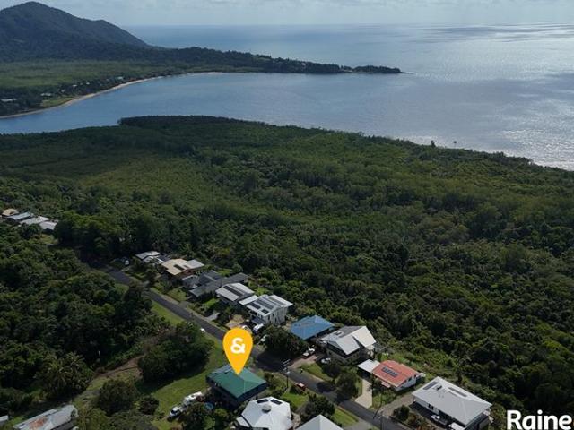 House for sale in Flying Fish Point, Queensland