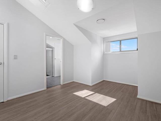 Townhouse for rent in Sydney, New South Wales