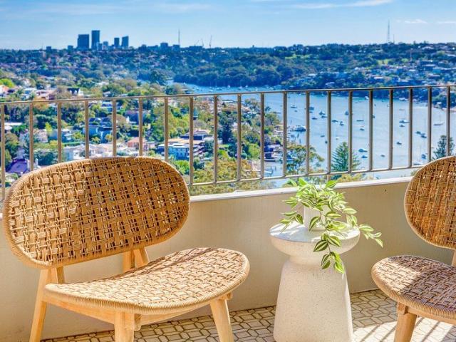 Apartment for sale in Lower North Shore, Sydney