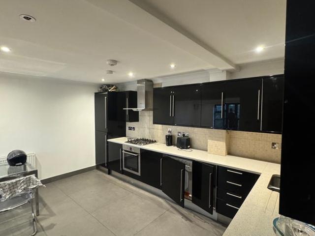 Apartment for rent in Mile End, Greater London
