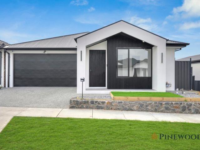 House for rent in Pinegrove, Melbourne