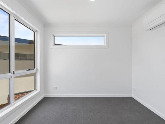 Townhouse for rent in Camerons Creek, Victoria