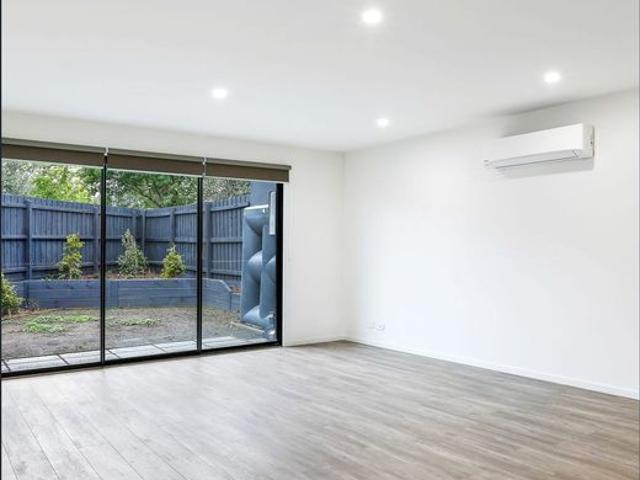 Townhouse for rent in Camerons Creek, Victoria