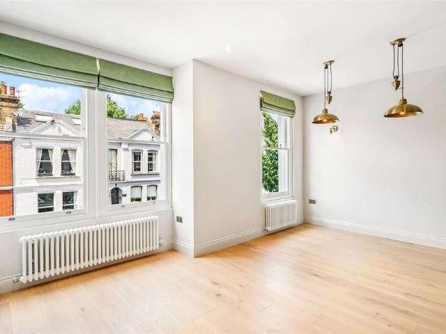 Apartment for rent in Fulham, Greater London