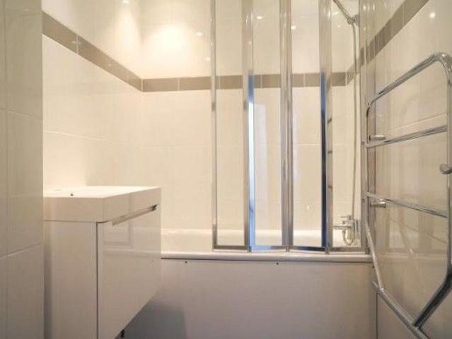 Room for rent in Swiss Cottage, Cat Hill