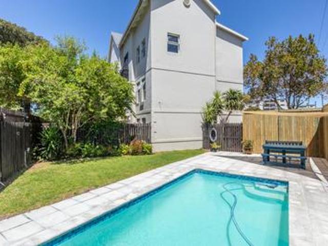 Apartment for sale in Cape Town, Western Cape