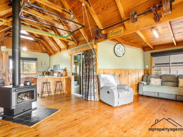 Cottage for sale in Nurrabiel, Victoria