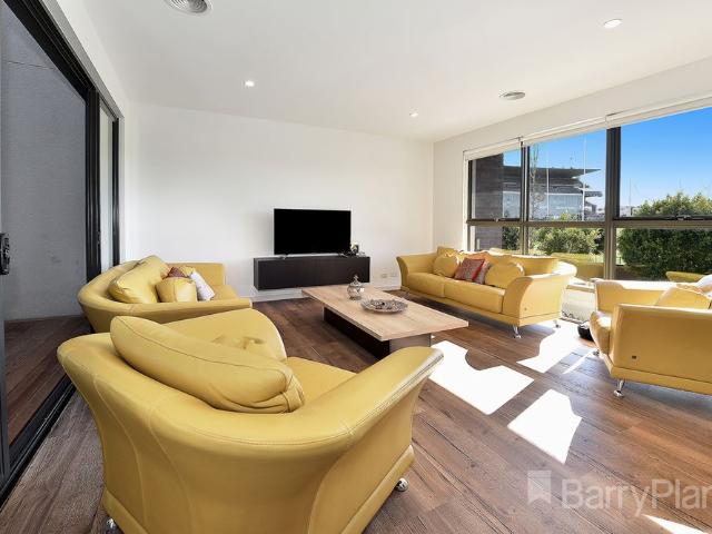 House for rent in Waverley Park Estate, Melbourne