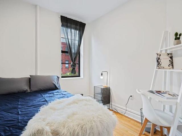 Room for rent in Arverne, New York
