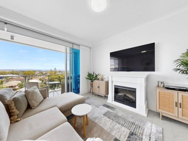 Apartment for sale in Biggera Waters, Gold Coast City