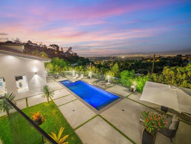 Room for rent in Studio City Neighborhood Council District, Canoga Park