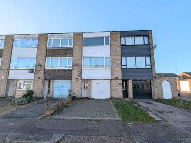 Room for rent in Corby