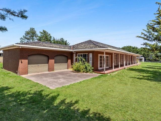 Cottage for sale in Surf Coast Shire, Victoria