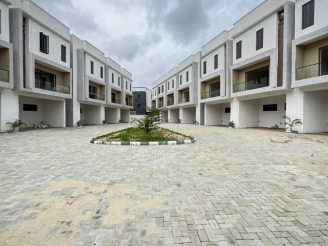 Detached house for sale in Eti Osa, Lagos