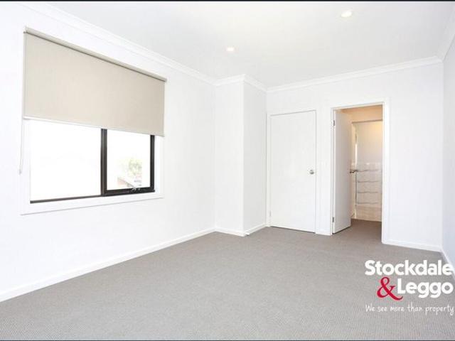 Townhouse for rent in Camerons Creek, Victoria
