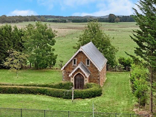 Cottage for sale in Chatsbury, New South Wales