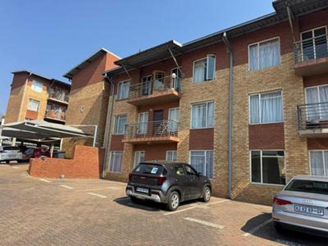 Apartment for sale in Vosloorus, Gauteng
