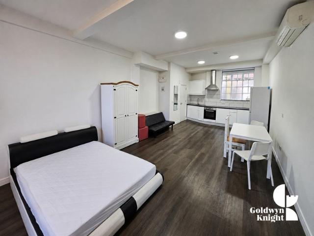 Studio for rent in Penge, Greater London