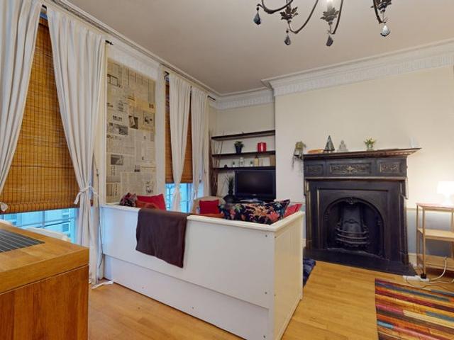 Studio for rent in Westminster, Victoria
