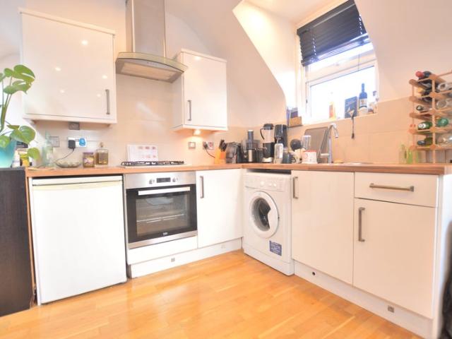 Studio for rent in Furzedown, Greater London