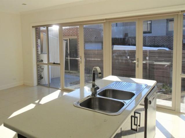 Townhouse for rent in Camerons Creek, Victoria
