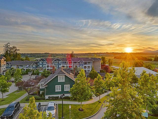 Condo for sale in Surrey, British Columbia