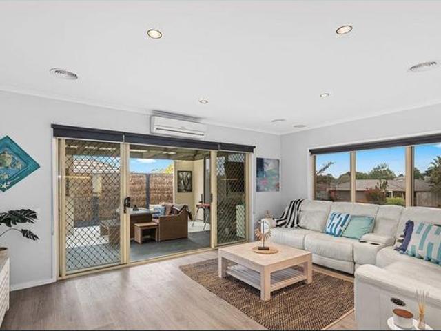 Townhouse for rent in Camerons Creek, Victoria