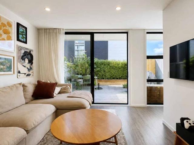 House for rent in Paremoremo