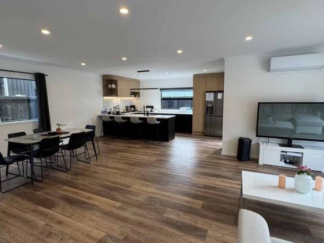 Townhouse for rent in Queenwood, Hamilton City