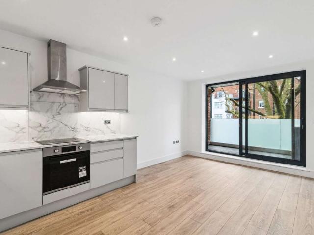 Apartment for rent in St Margarets, Greater London