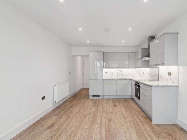 Apartment for rent in St Margarets, Greater London