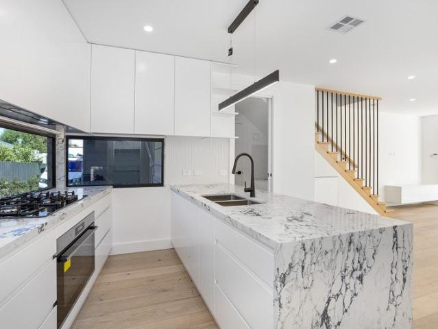 Townhouse for rent in Glen Iris, Melbourne