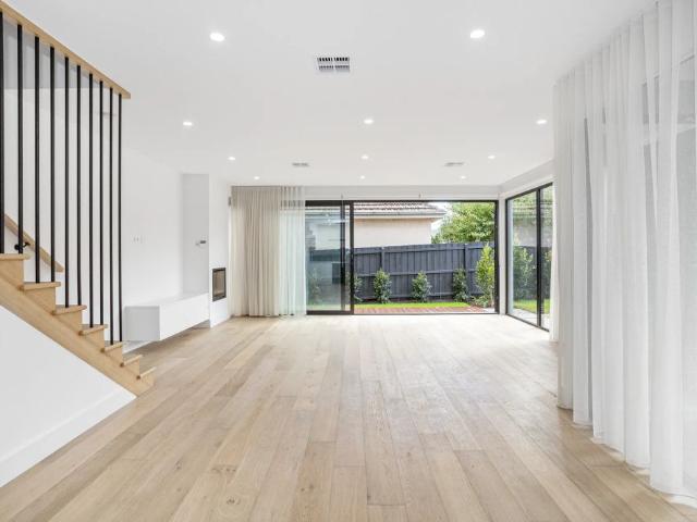 Townhouse for rent in Glen Iris, Melbourne