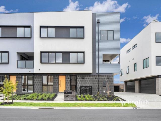 Townhouse for rent in Burwood Brickworks, Melbourne