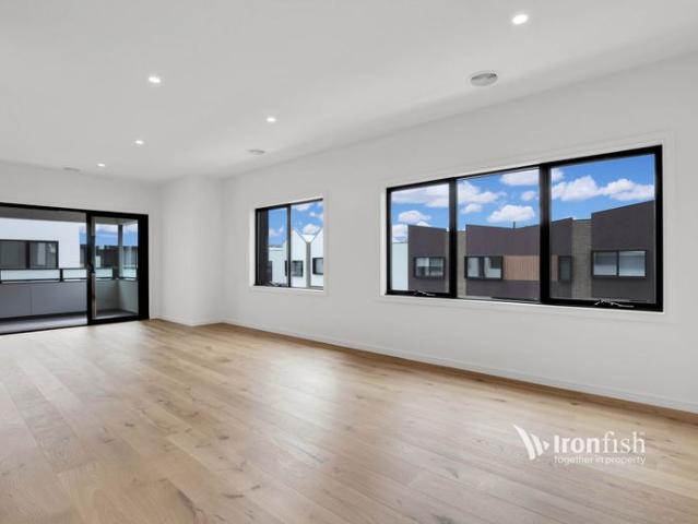 Townhouse for rent in Burwood Brickworks, Melbourne